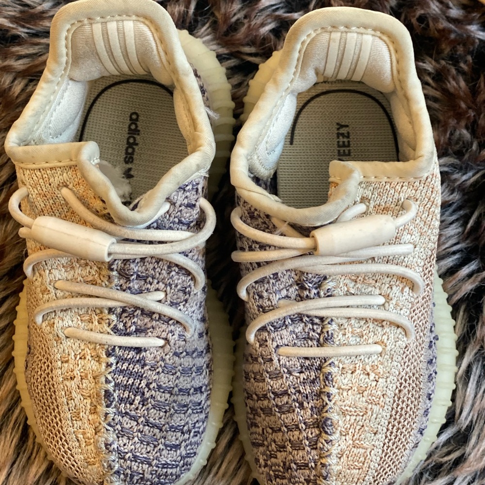 Yeezy Boost 350 v2 infant Size 7k